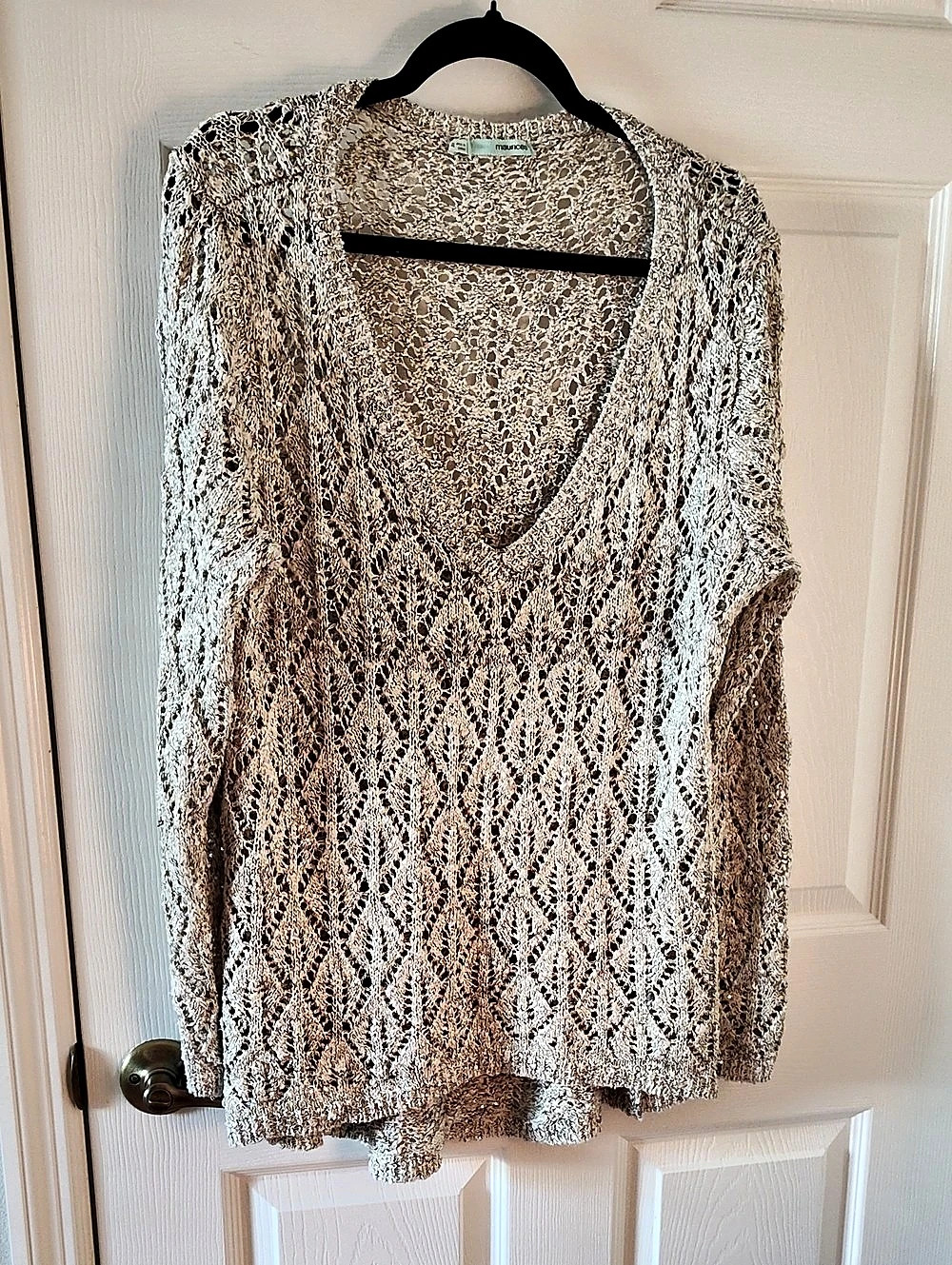 maurices Open Knit V-Neck Sweater Beige & White XXL Like New